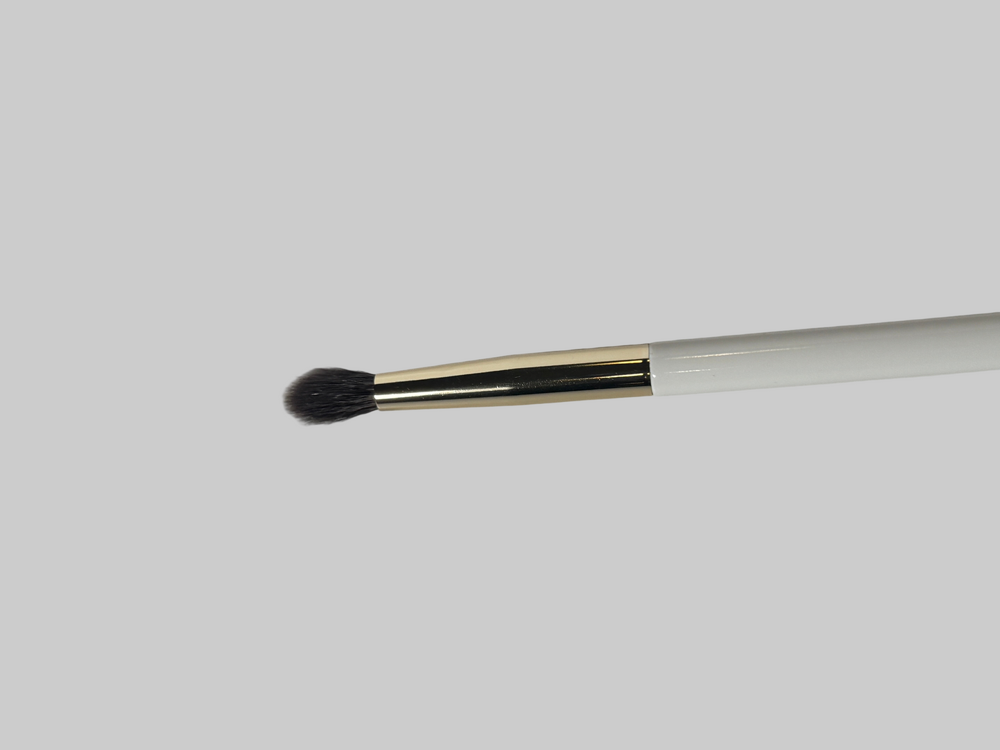 The Detailer F303 (Small eye blending brush)