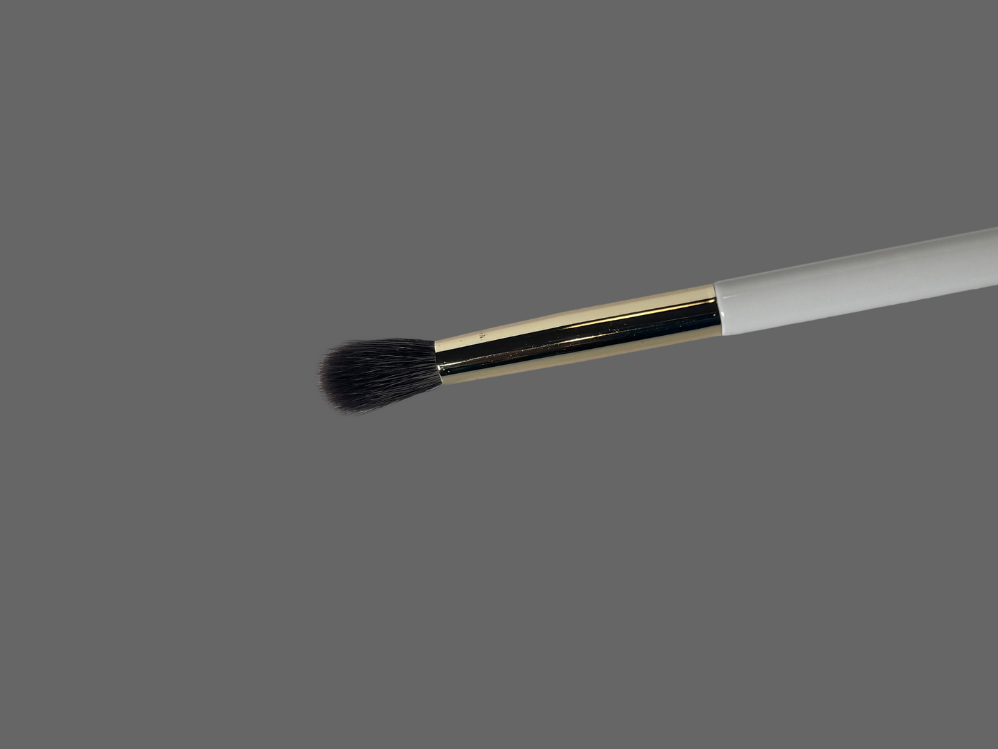 The Fluffer F301 (Large eye Blending Brush)